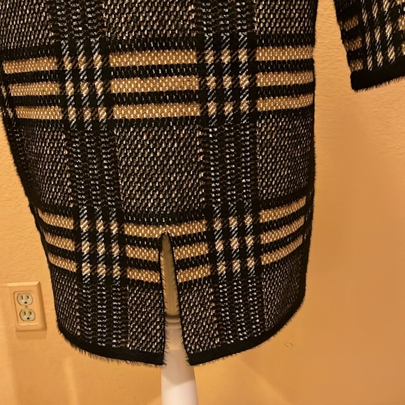 NWT Elie Tahari plaid midi length coat with snaps and 2 pockets. Black and Tan - Picture 8 of 16